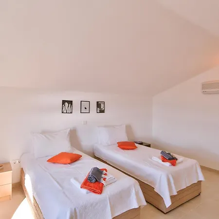 Penthouse Soveda Ii *